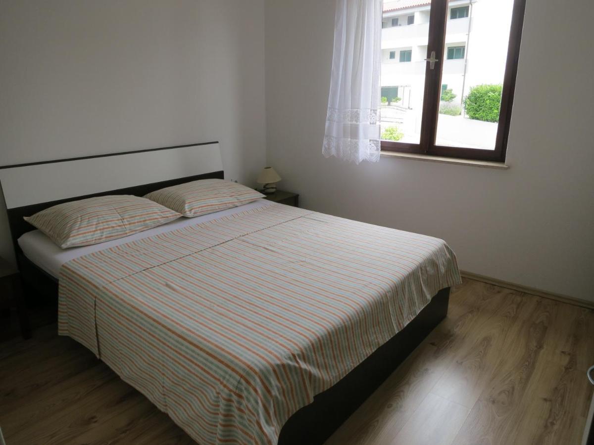 Apartment Josipa Malinska Bilik gambar