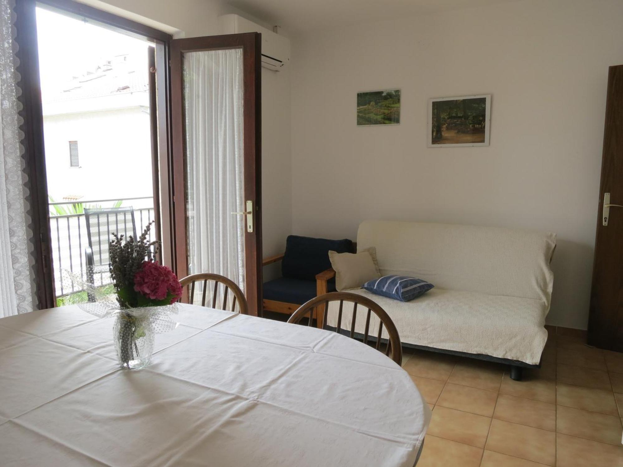 Apartment Josipa Malinska Bilik gambar
